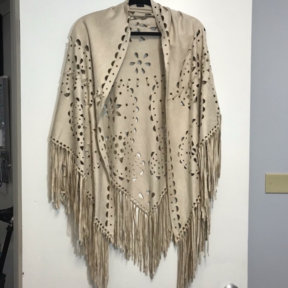 Steve Madden Festival Flair fringe wrap cape